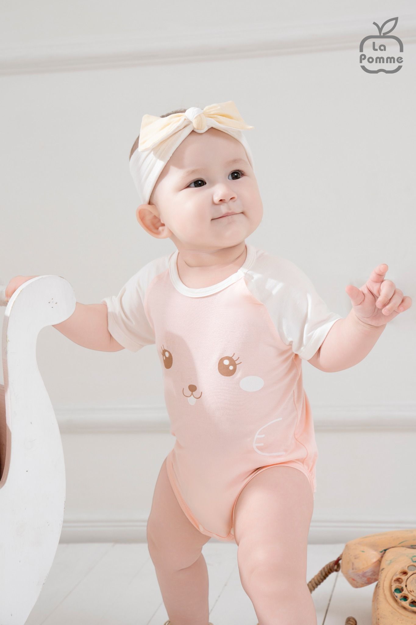 Body chip cộc tay La Pomme raglan xin chào bạn mới