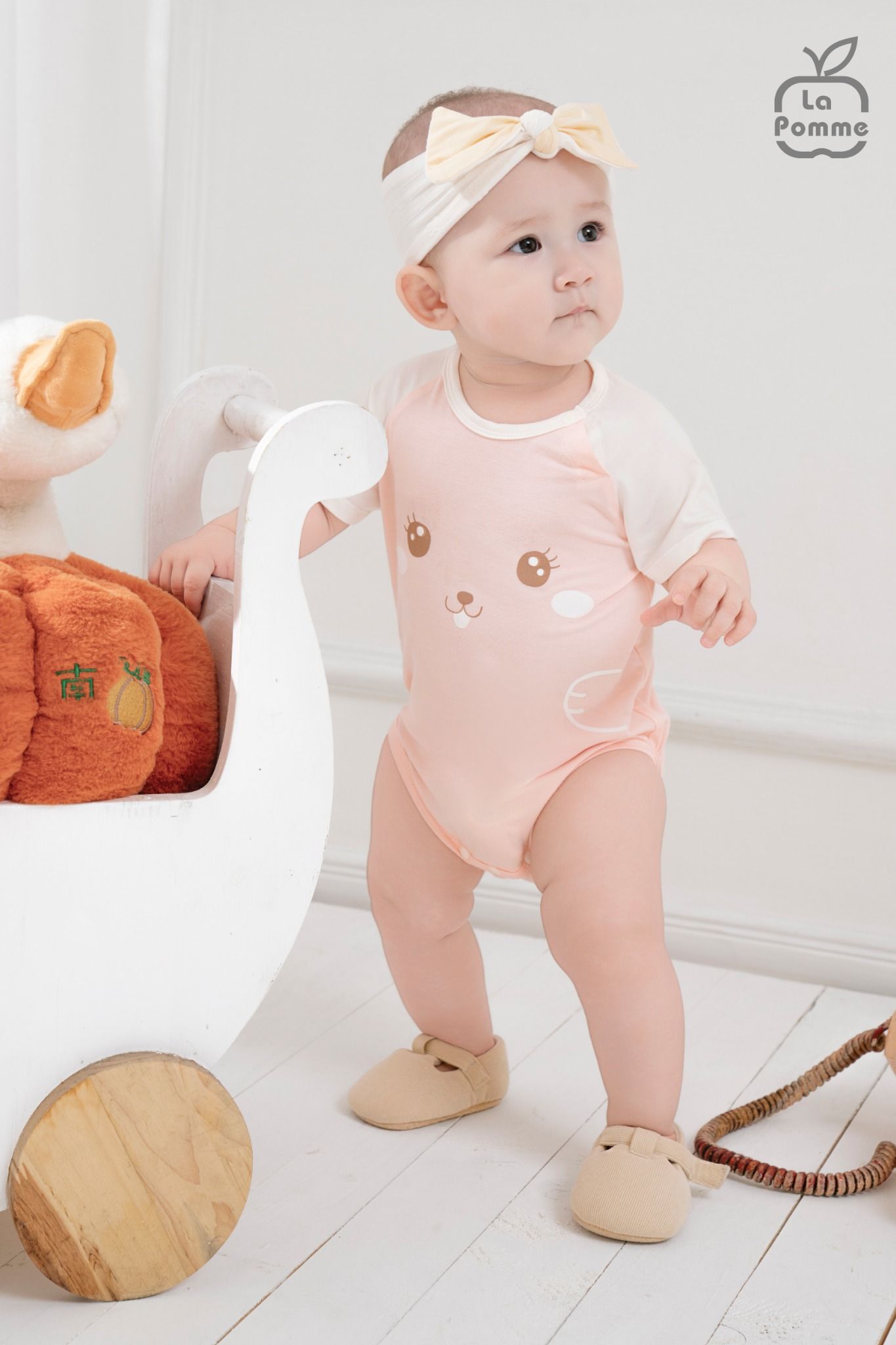 Body chip cộc tay La Pomme raglan xin chào bạn mới