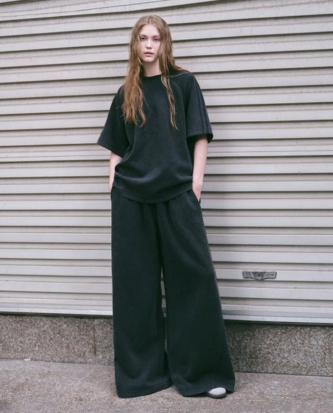 Mua áo thun nữ chính hãng tại Maison Online