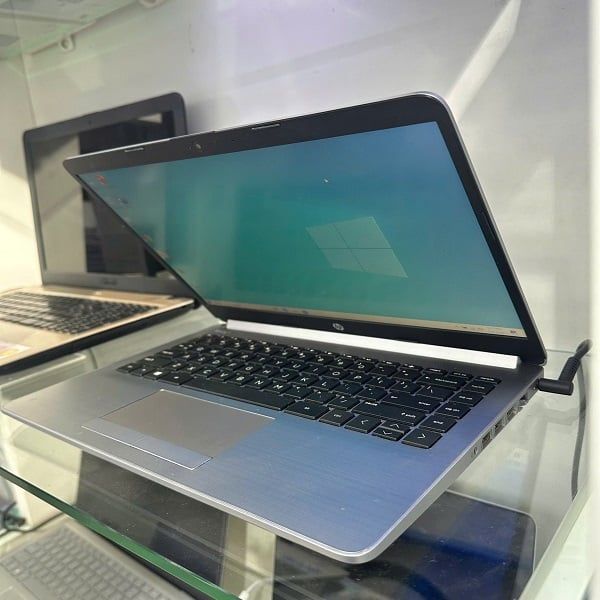 Laptop HP 240 G8 Cũ giá rẻ đẹp 98%