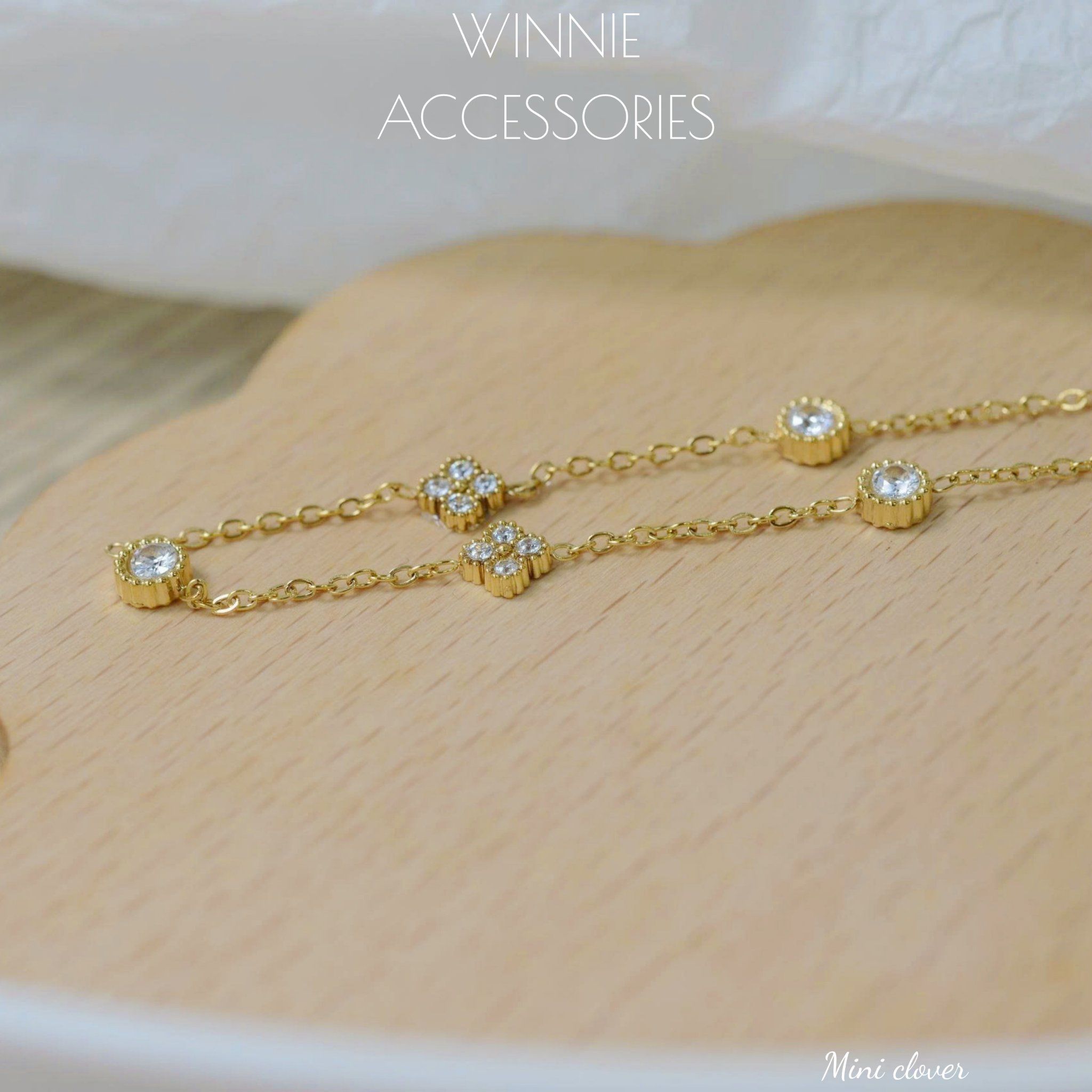 Lắc tay Titan Mini Clover