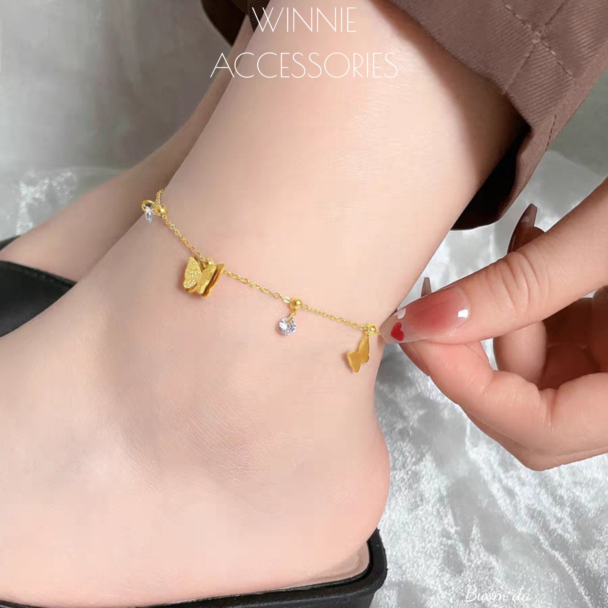 Lắc chân titan Bướm đá