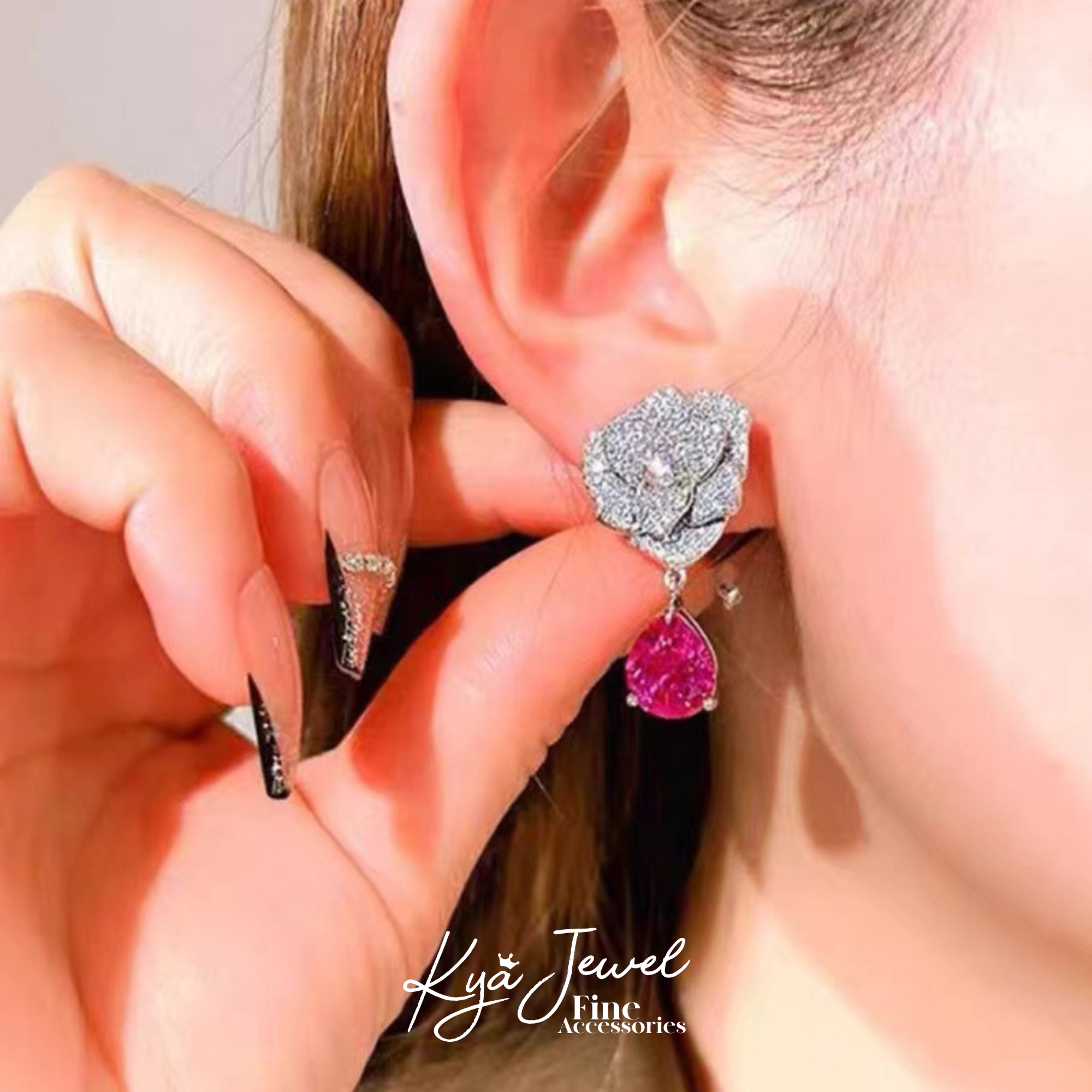 Khuyên tai nữ bạc Ý Charming Camellia