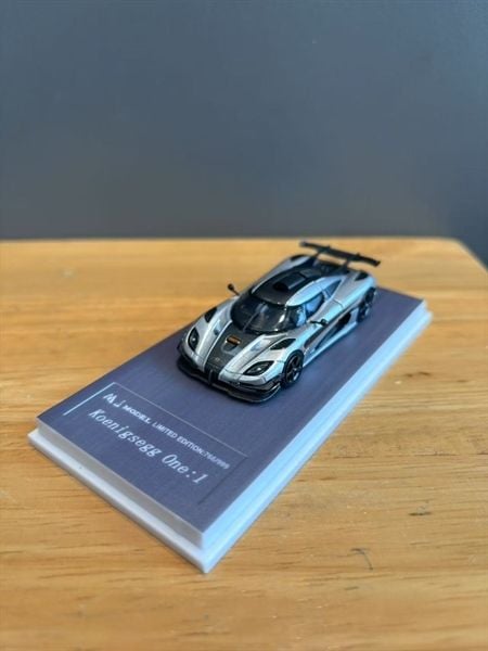 Mô hình xe Koenigsegg One:1 Open Tail mở được nắp máy sau tỉ lệ 1:64 MJ model LMLF-one1