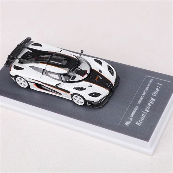 Mô hình xe Koenigsegg One:1 Open Tail mở được nắp máy sau tỉ lệ 1:64 MJ model LMLF-one1
