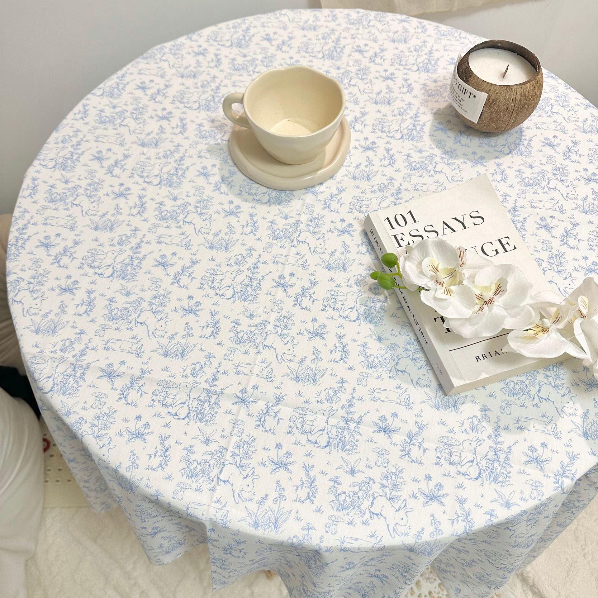 Khăn Trải Bàn Khu Vườn Thỏ Xanh