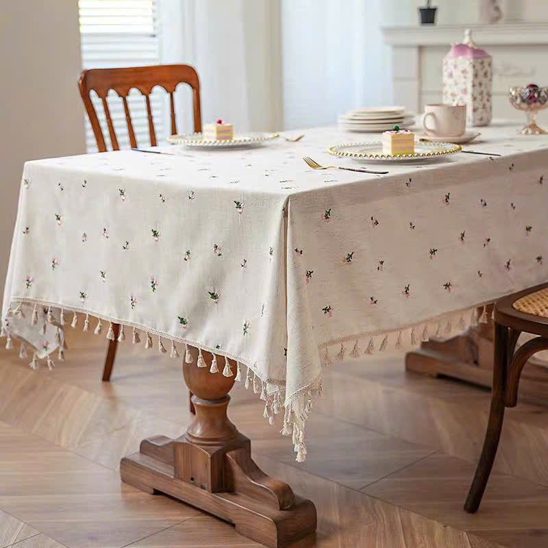 Khăn Trải Bàn Linen Thêu Hoa Viền Tua Rua