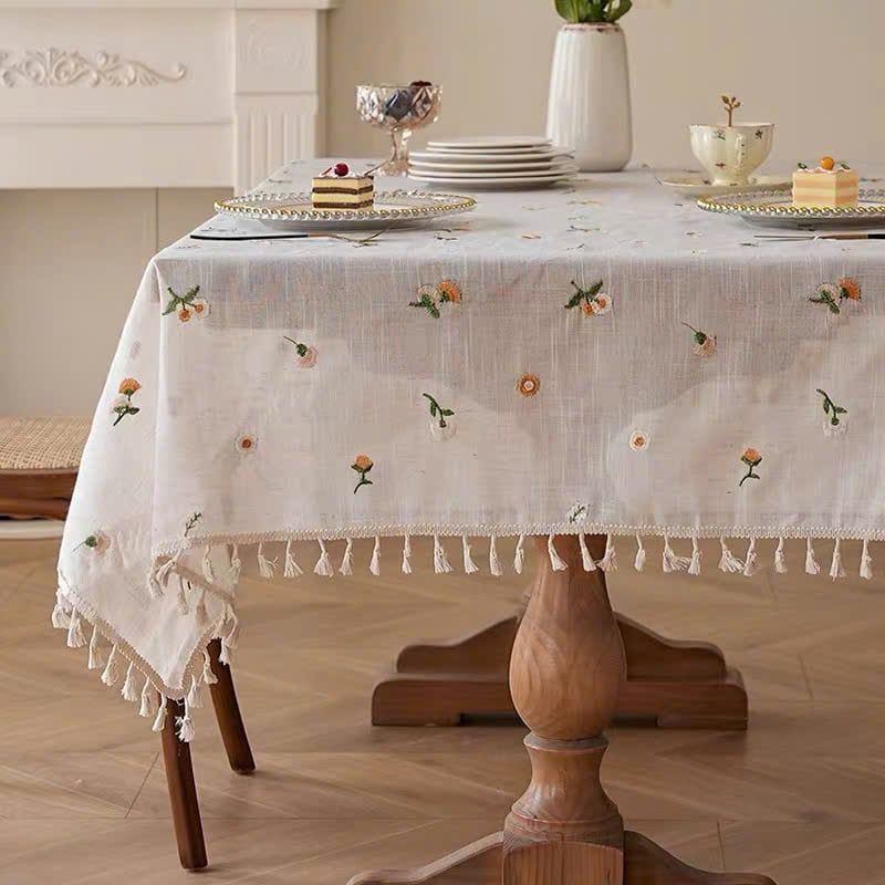 Khăn Trải Bàn Linen Thêu Hoa Viền Tua Rua