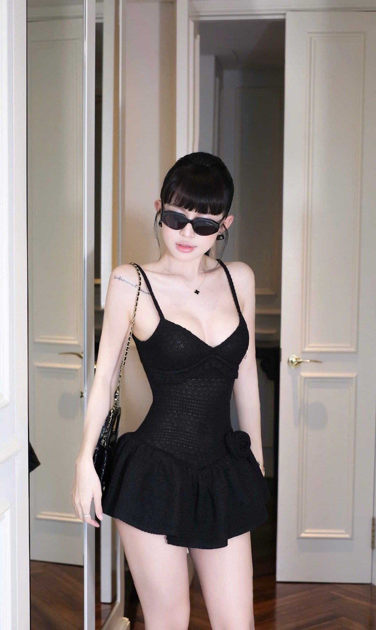Đầm Thun Len Xòe Kèm Hoa