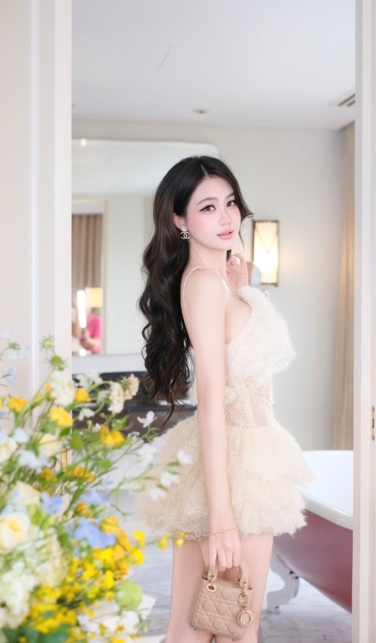 Đầm Yếm Ren Xù Tầng