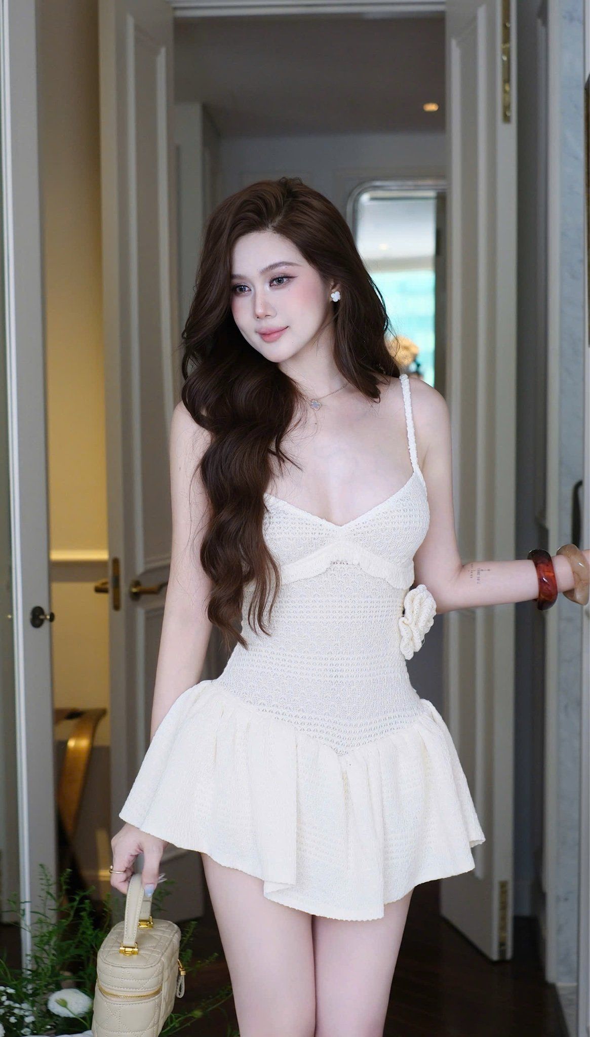 Đầm Thun Len Xòe Kèm Hoa