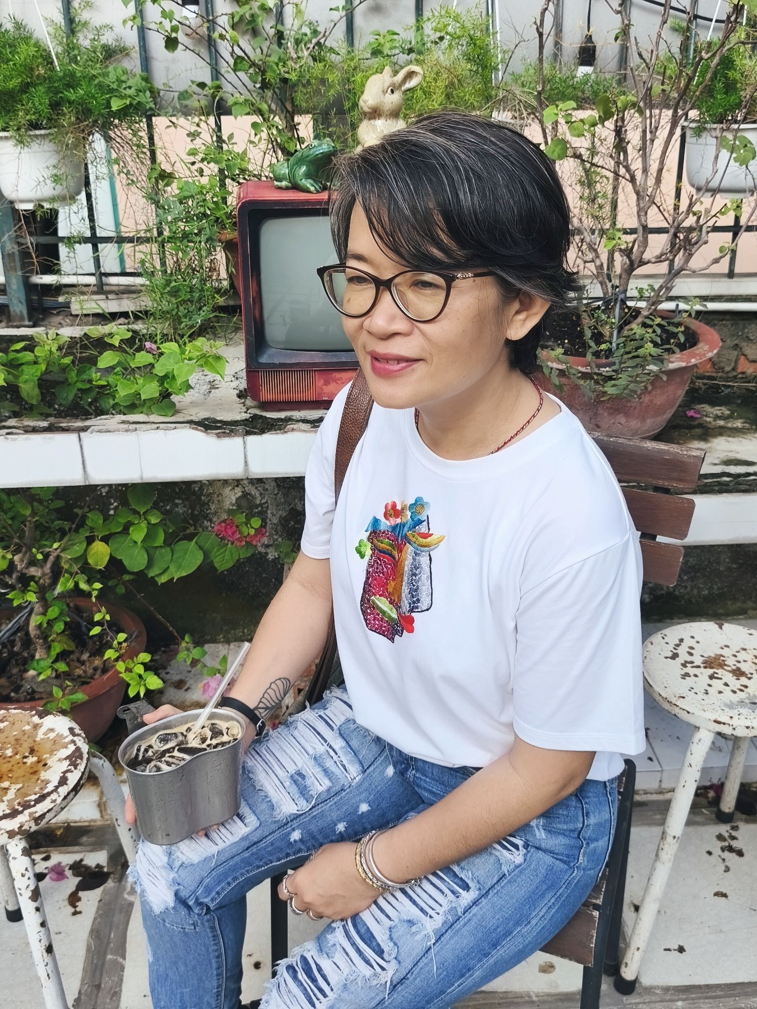 Áo thun Off White thêu tay D Face Picasso