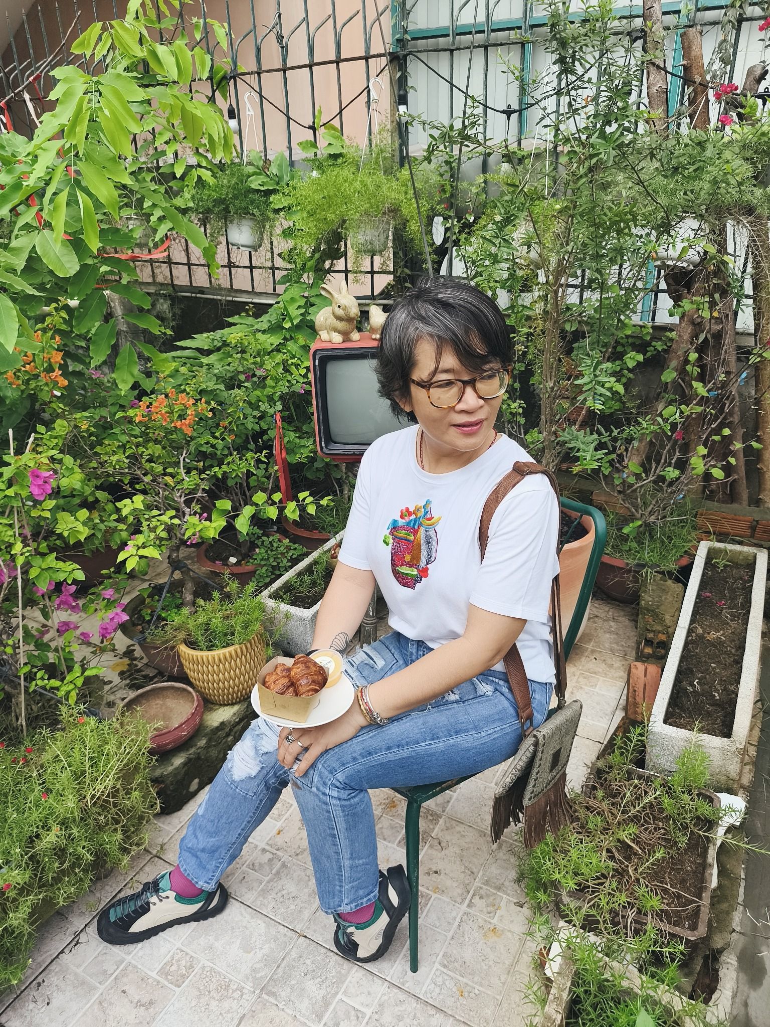 Áo thun Off White thêu tay D Face Picasso