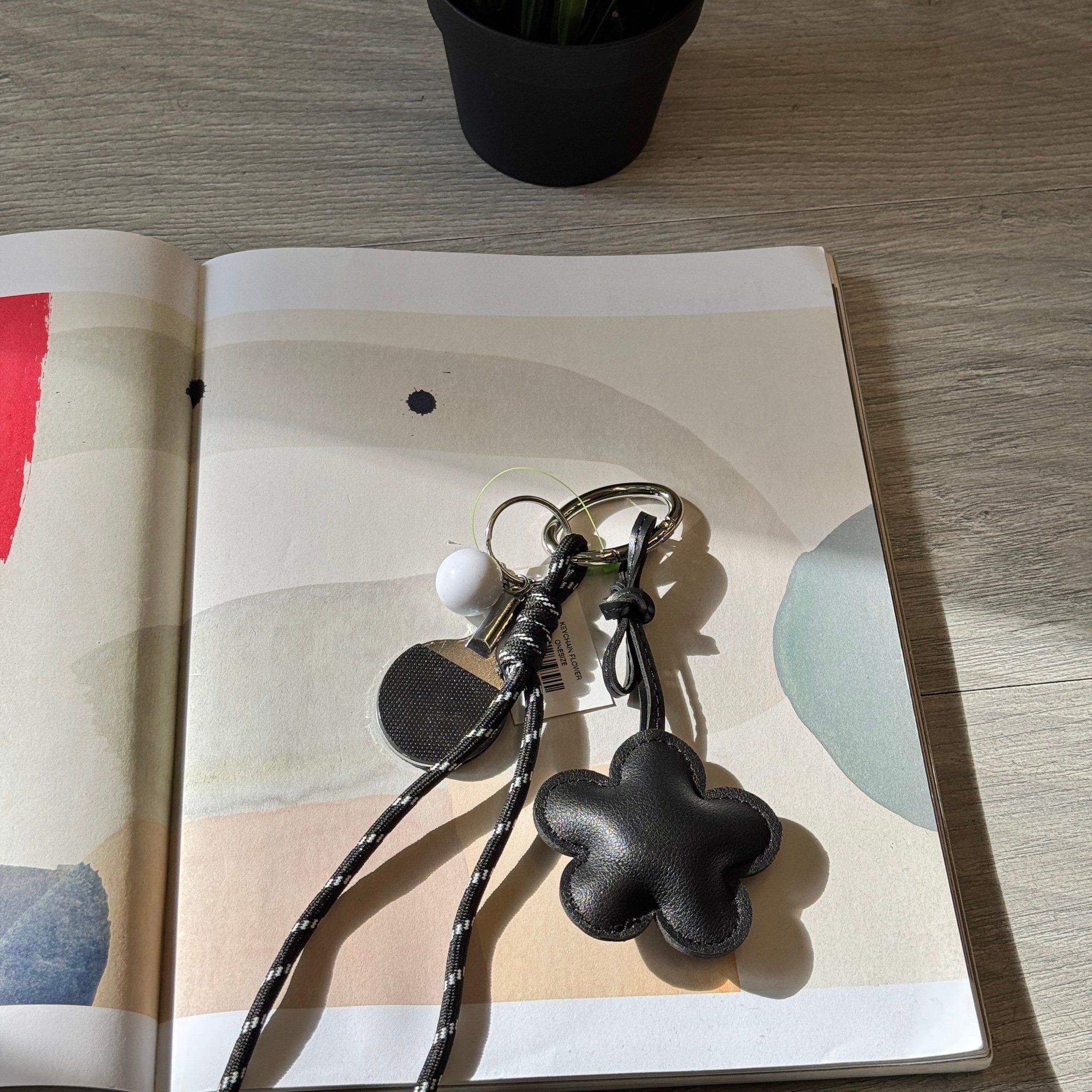 KEYCHAIN FLOWER