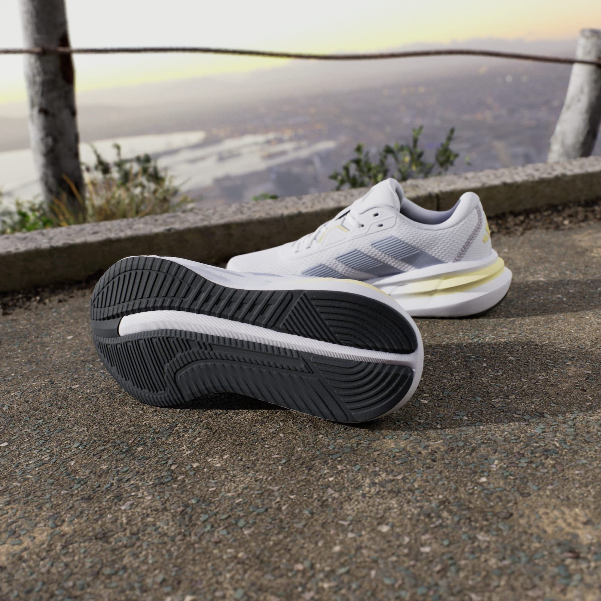 Giày running adidas Galaxy 7 nữ JQ2605