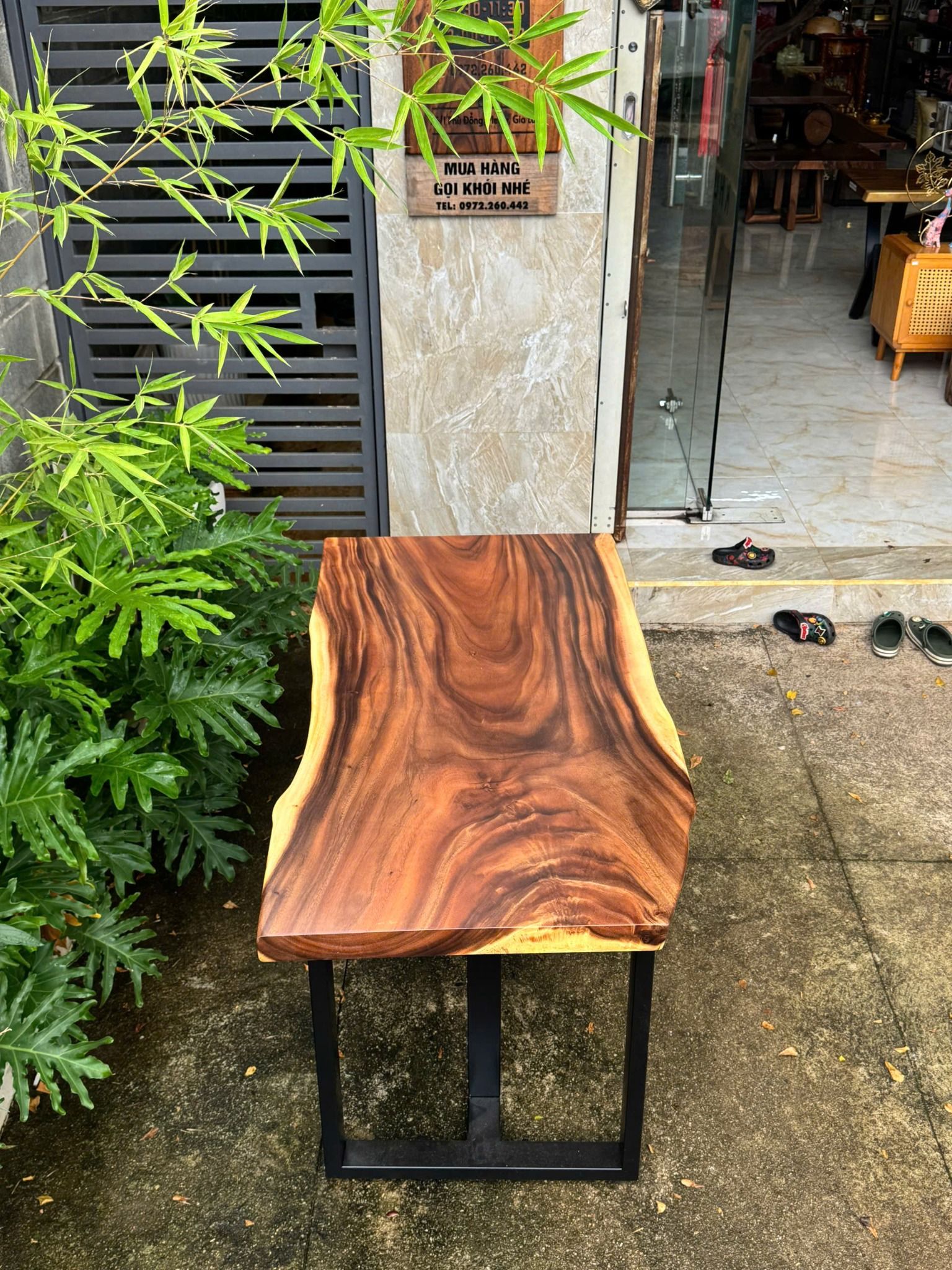 BÀN GỖ ME TÂY 126 x 65-63-66 x 5 CM