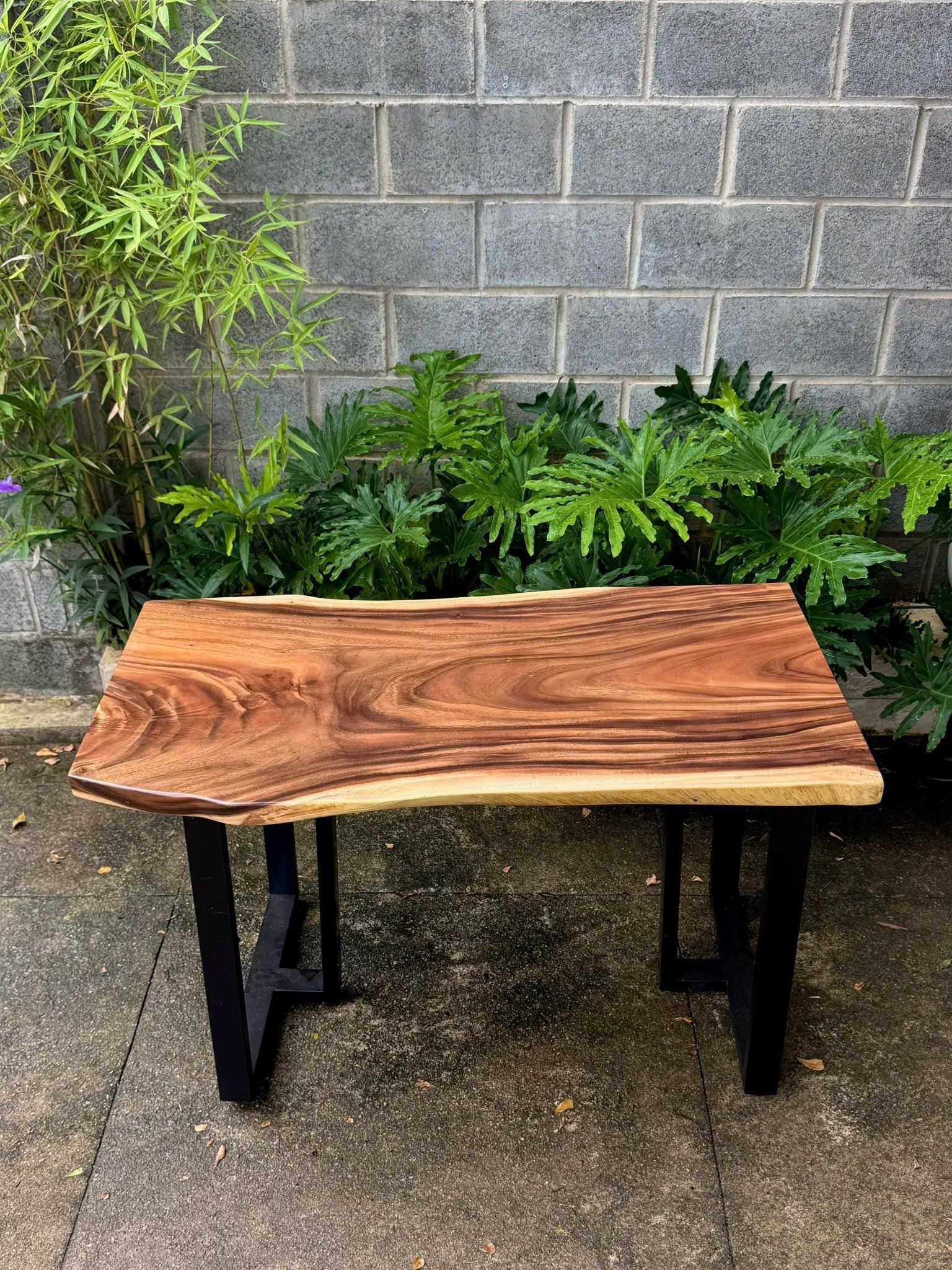 BÀN GỖ ME TÂY 126 x 65-63-66 x 5 CM