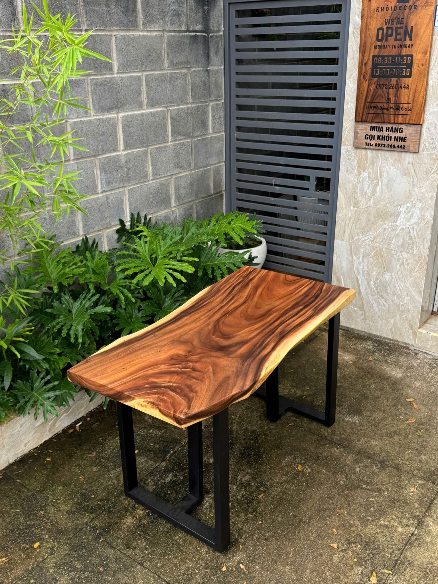 BÀN GỖ ME TÂY 126 x 65-63-66 x 5 CM