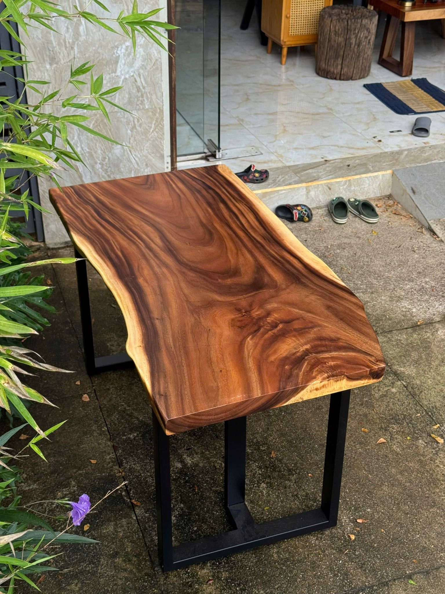 BÀN GỖ ME TÂY 126 x 65-63-66 x 5 CM