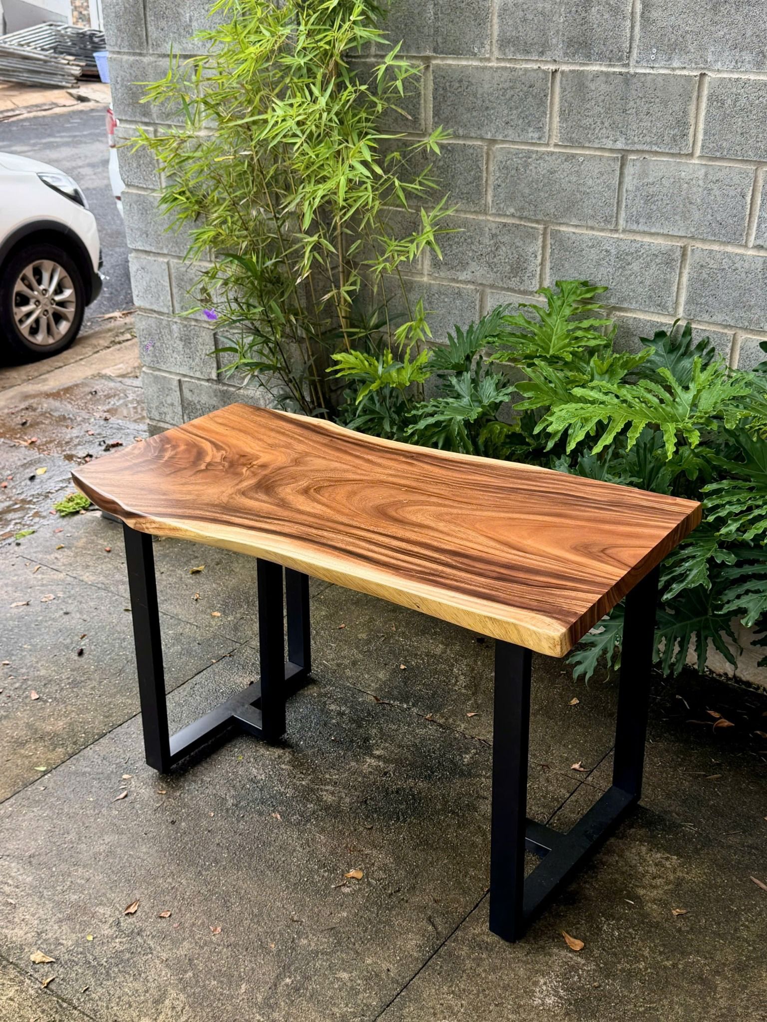 BÀN GỖ ME TÂY 126 x 65-63-66 x 5 CM