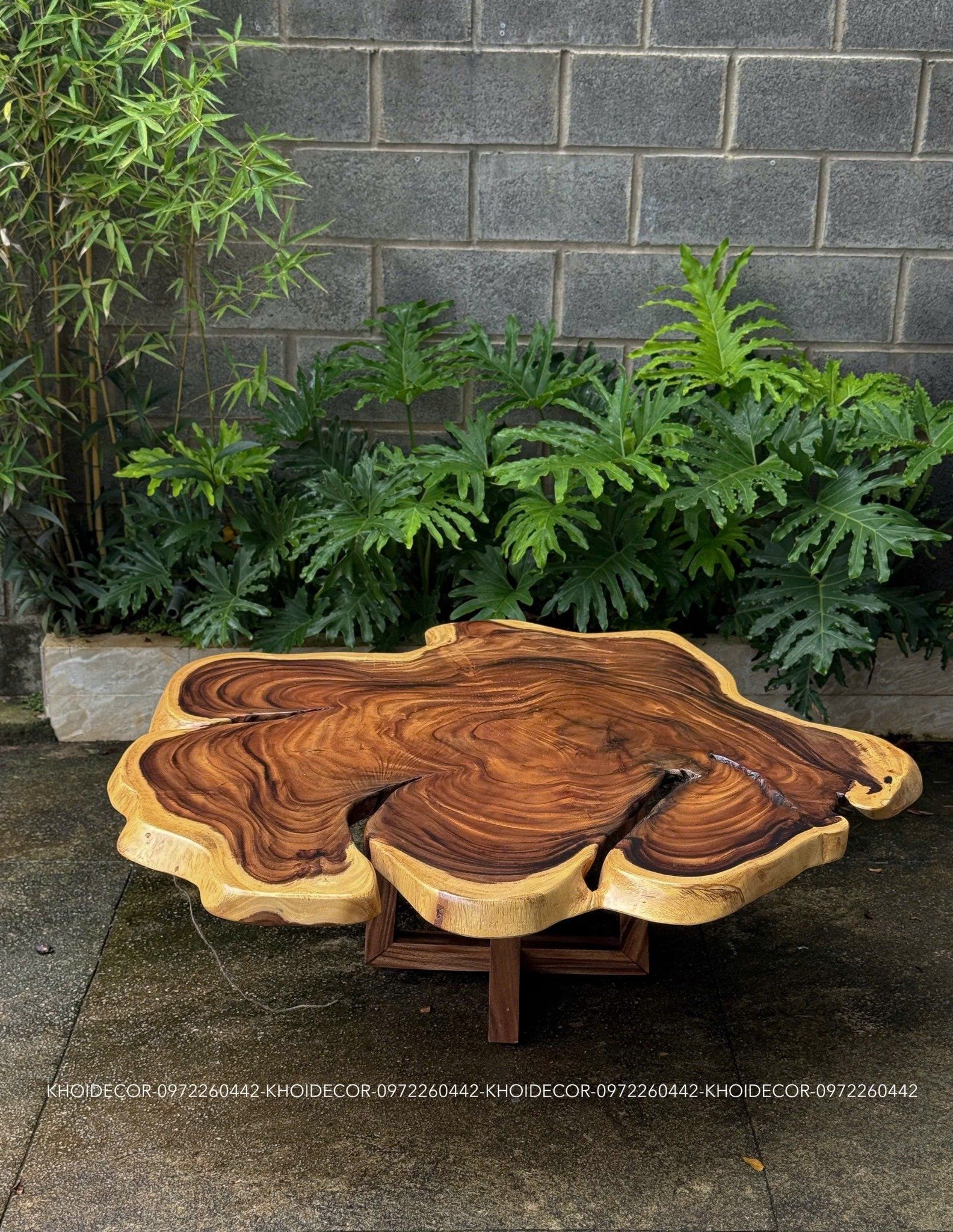 BÀN SOFA GỖ ME TÂY 135 x 134 x 5 cm
