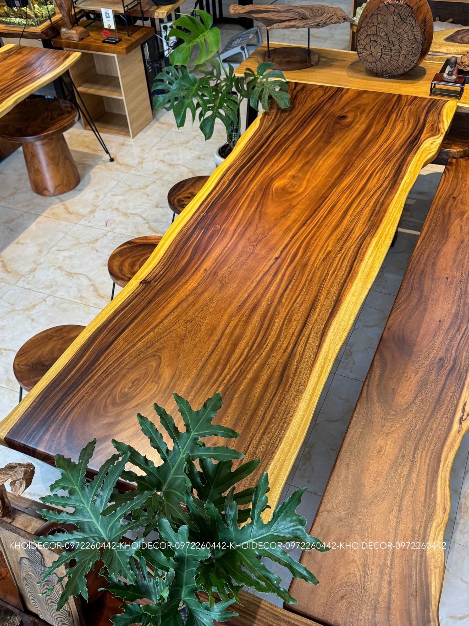 BÀN GỖ ME TÂY 240 x 83-89 x 5 cm