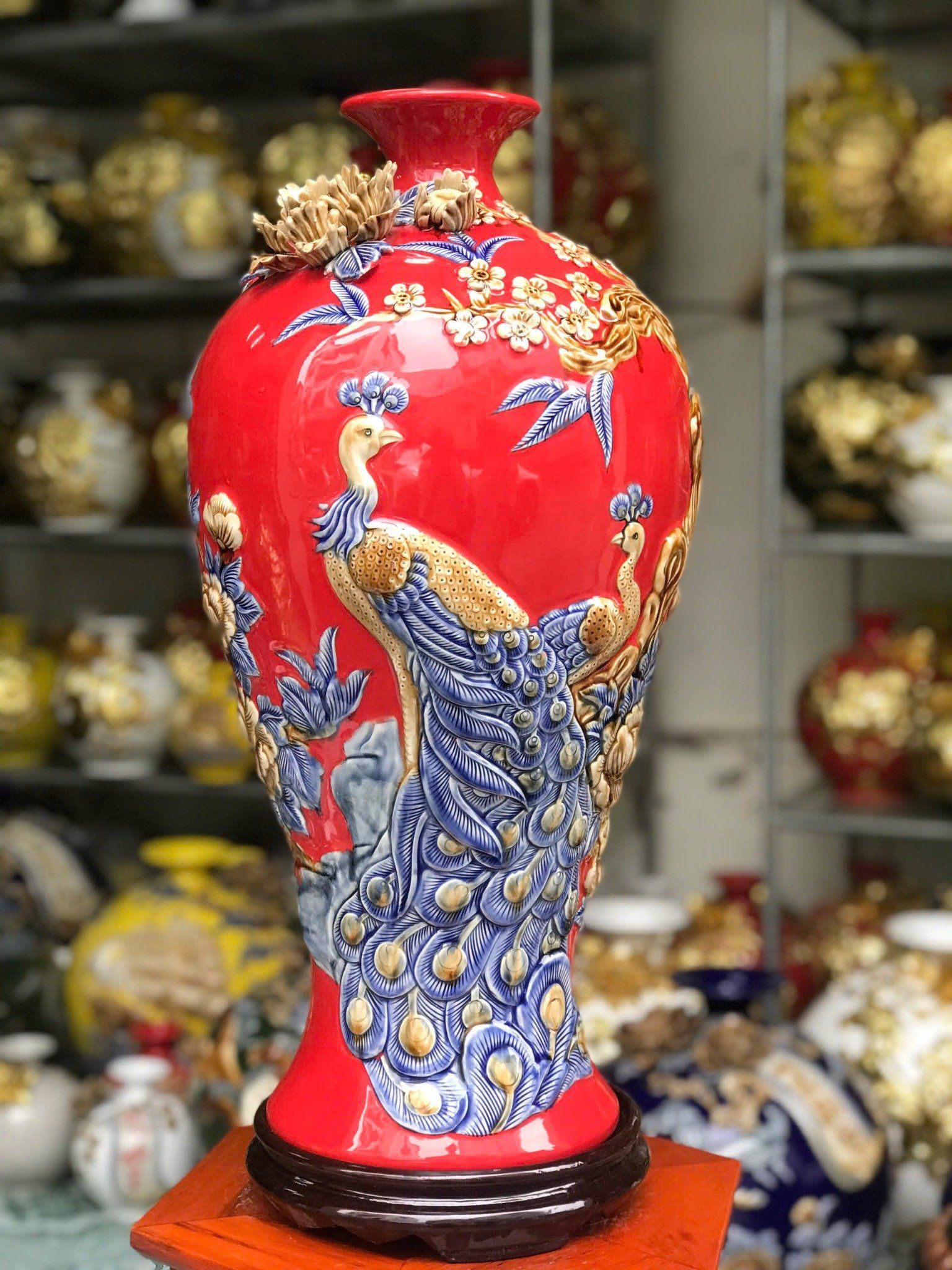 Bình mai men màu đắp nổi 3D họa tiết CÔNG THÀNH DANH TOẠI hàng Bát Tràng chính hãng BMVHCDDT
