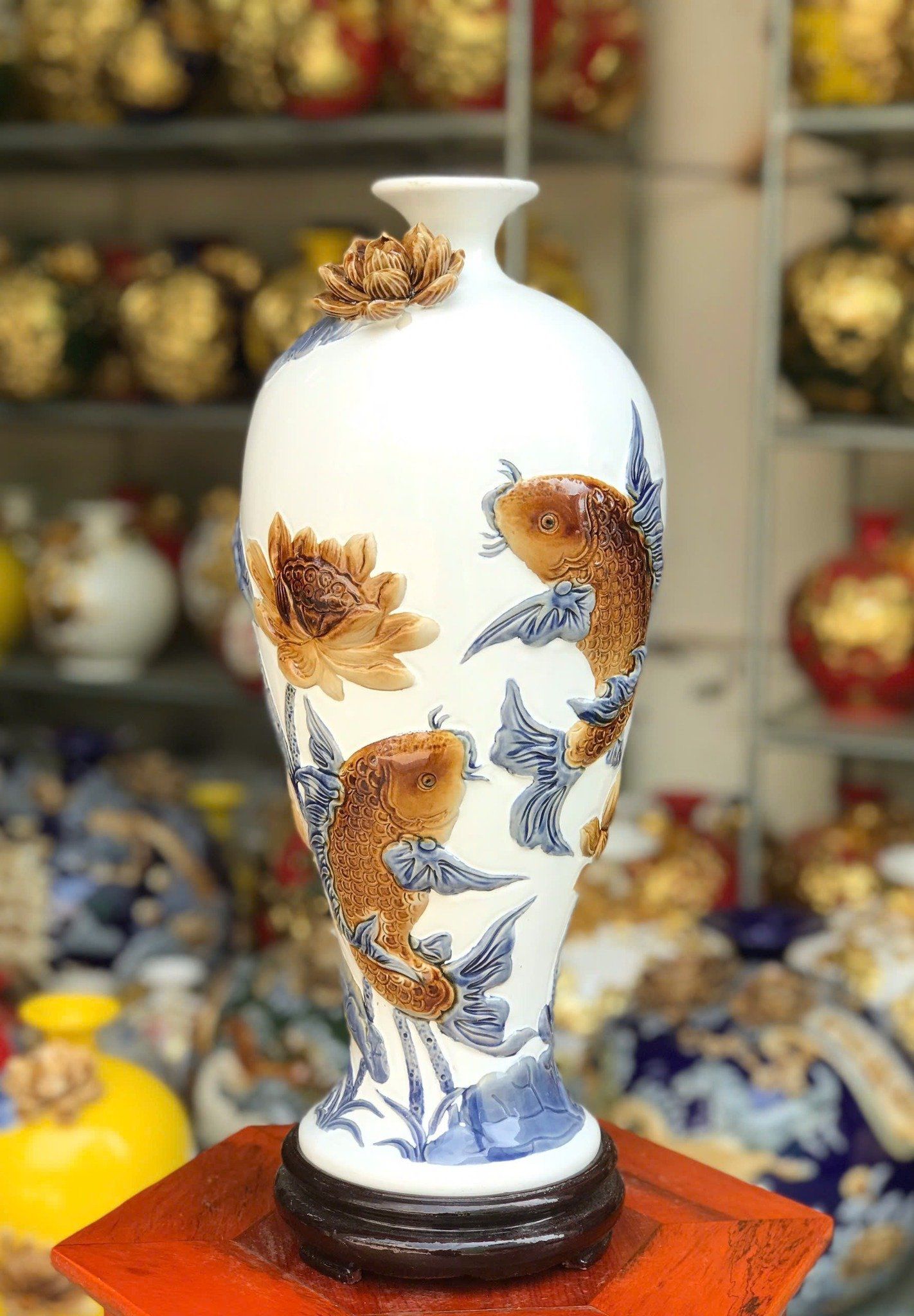 Bình mai men màu đắp nổi 3D họa tiết SEN CÁ hàng Bát Tràng chính hãng BMVHSC