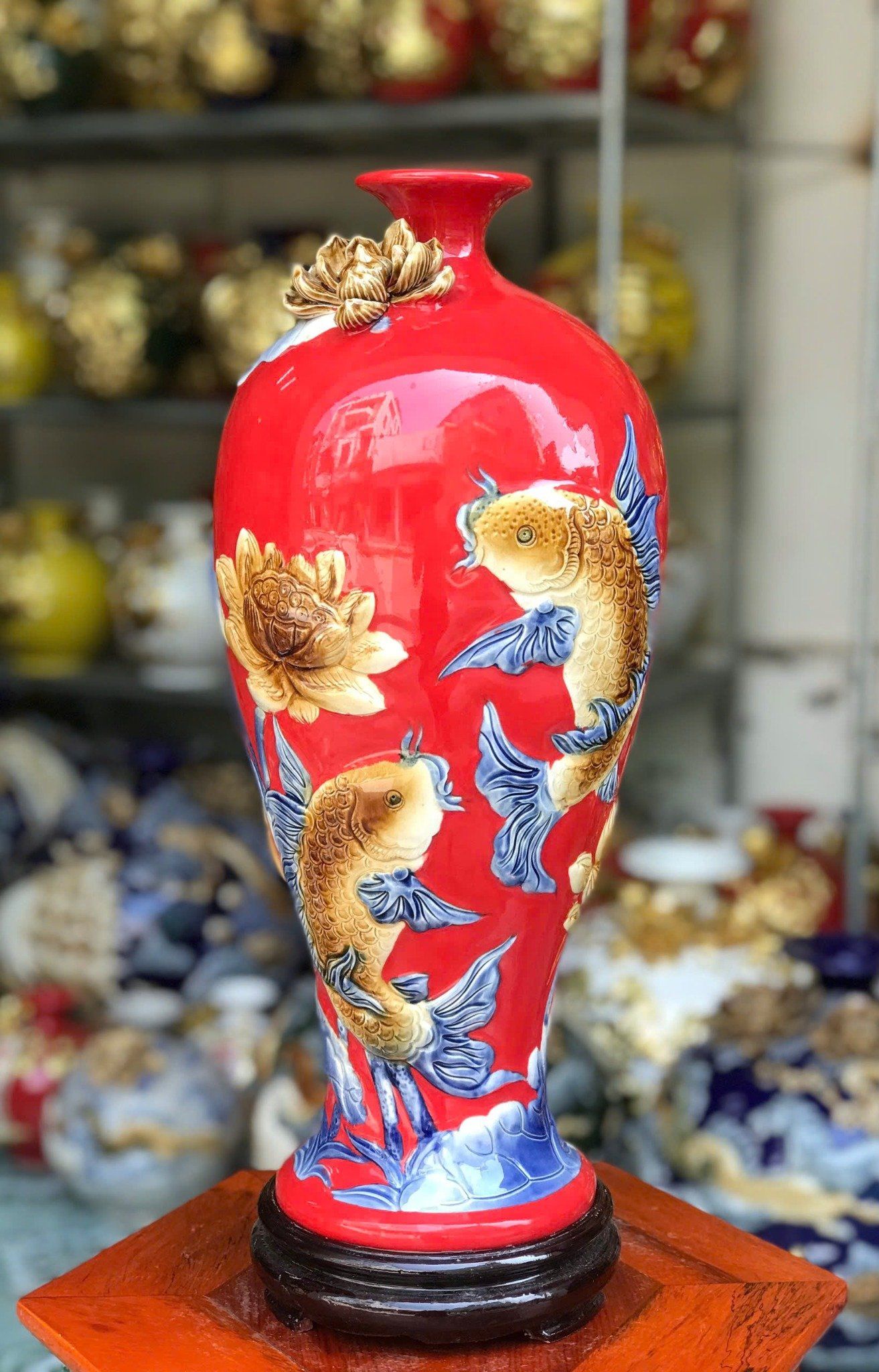 Bình mai men màu đắp nổi 3D họa tiết SEN CÁ hàng Bát Tràng chính hãng BMVHSC