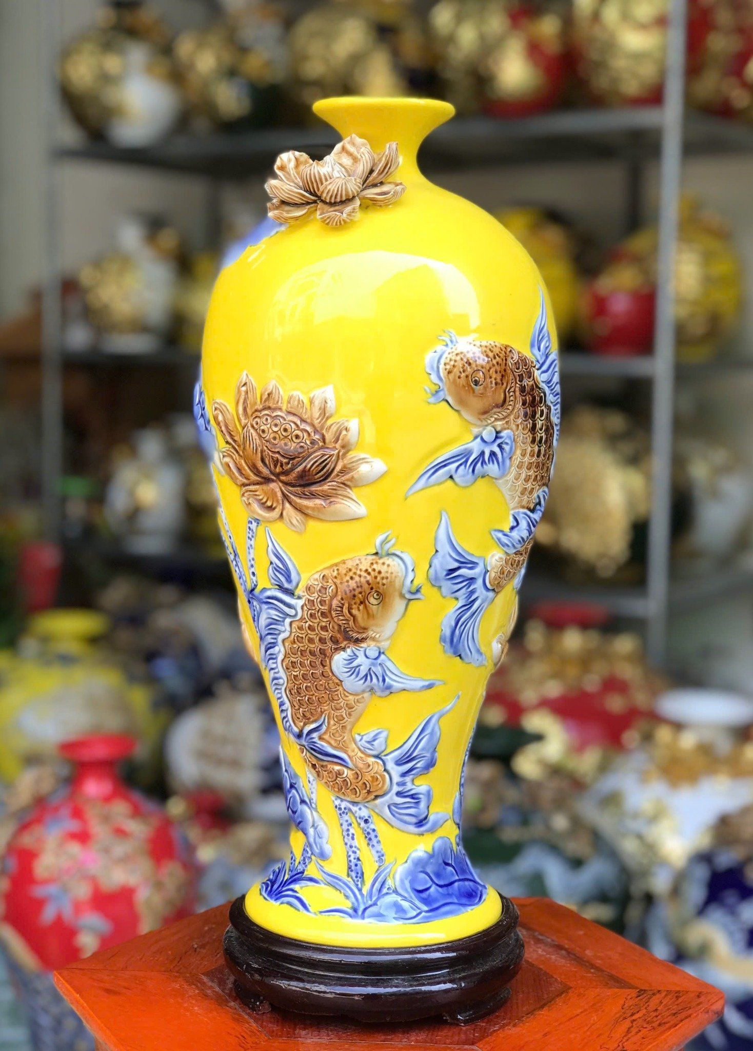 Bình mai men màu đắp nổi 3D họa tiết SEN CÁ hàng Bát Tràng chính hãng BMVHSC