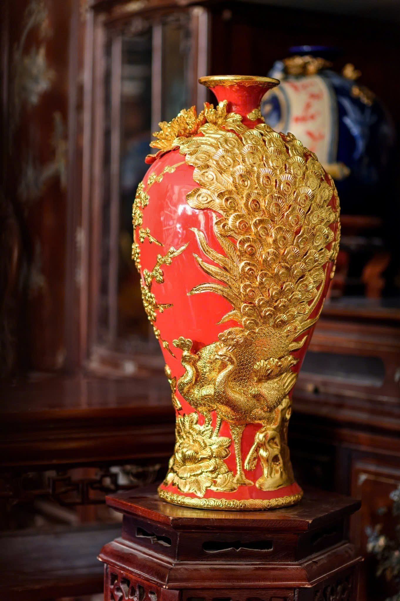 Bình mai men màu họa tiết dát vàng 24K