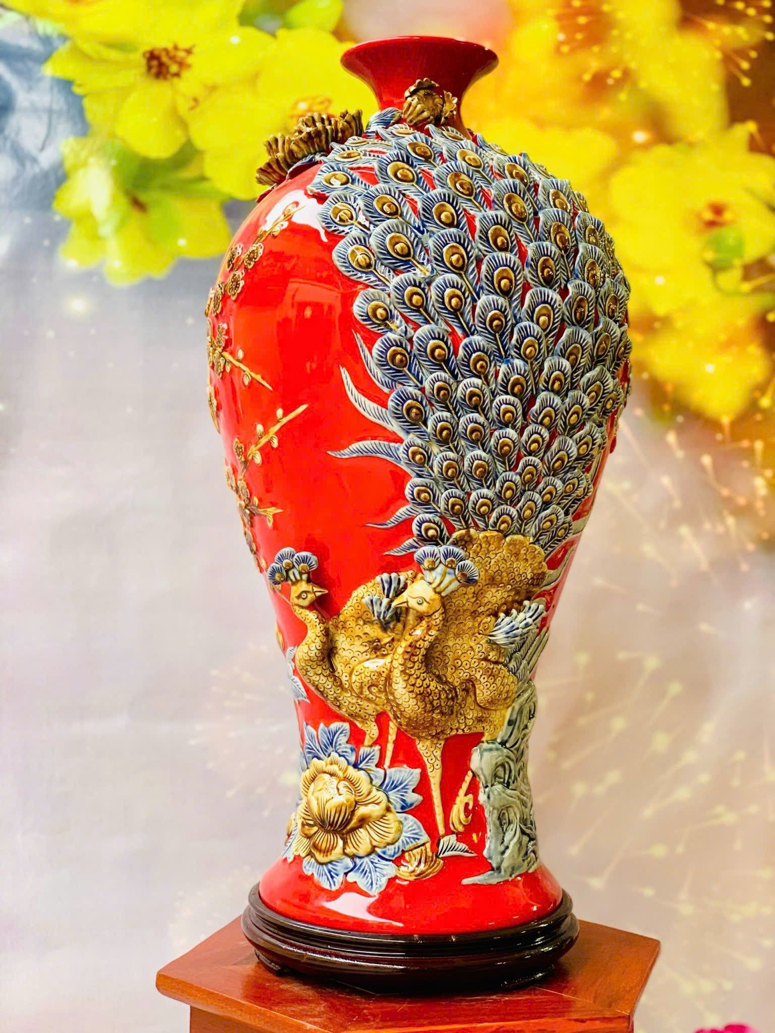 Bình mai men màu đắp nổi 3D