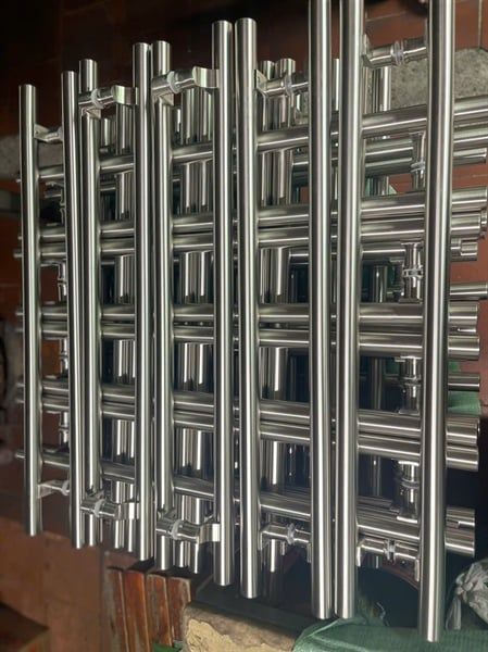 Tay nắm cửa kính lệch tâm màu inox 304 phi 38 * 8T