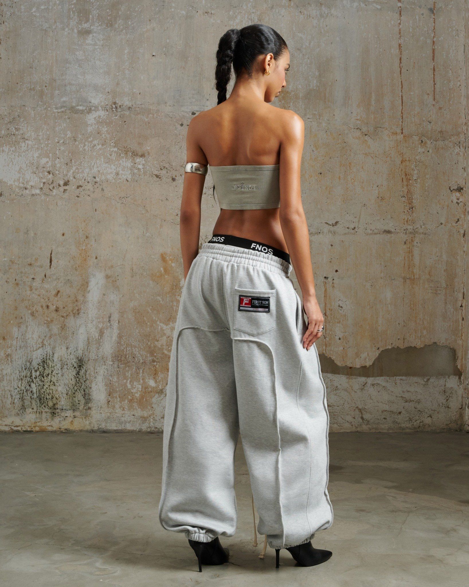 JSP1 - FNOS JOGGERS SWEATPANTS - GREY