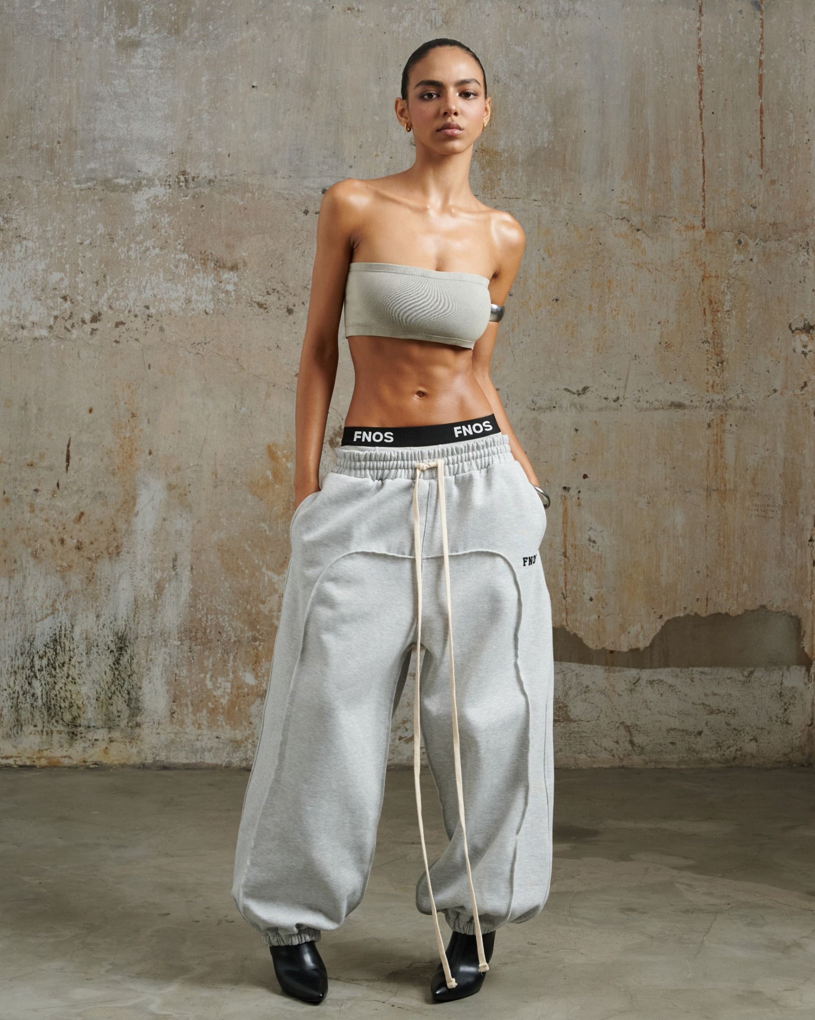 JSP1 - FNOS JOGGERS SWEATPANTS - GREY