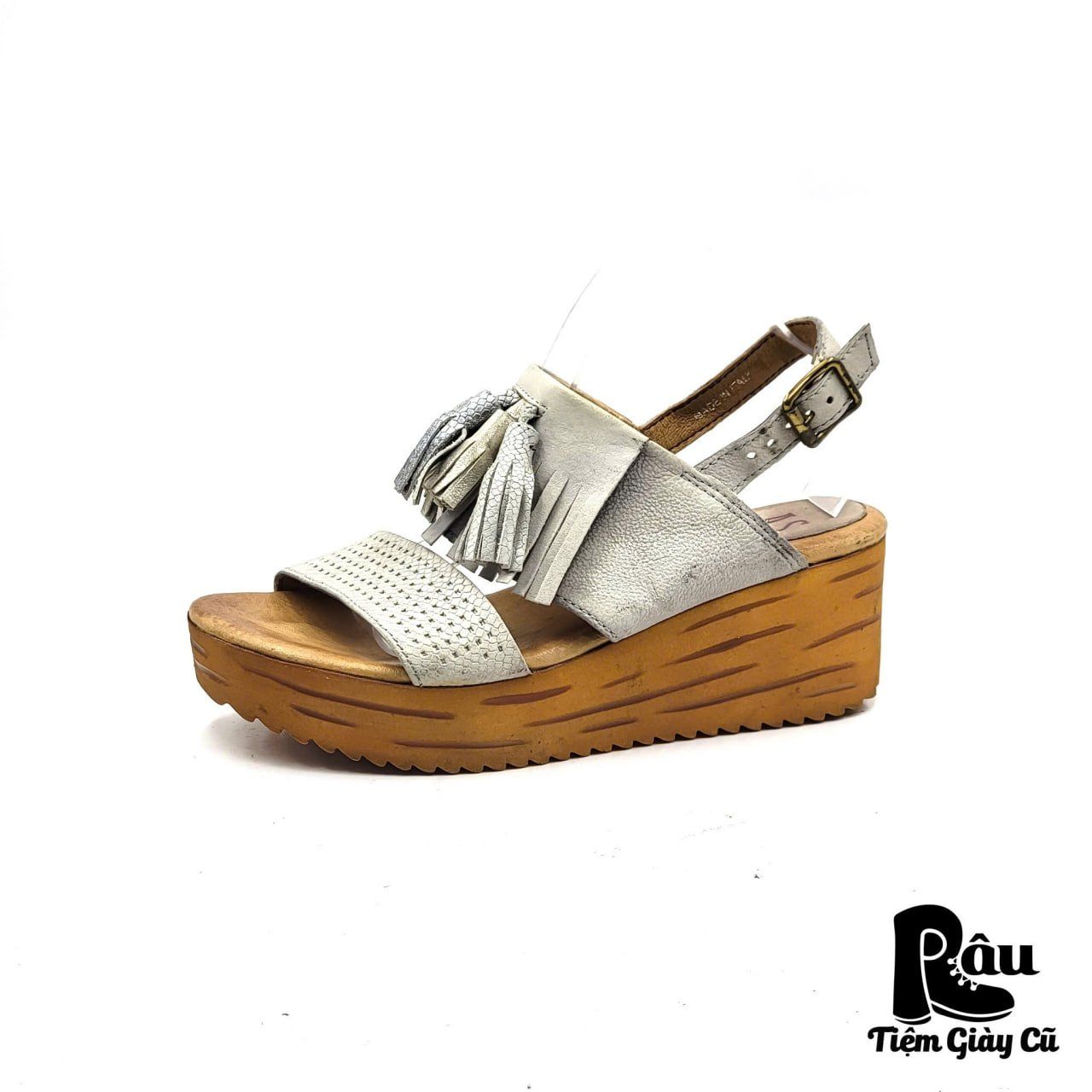 |SIZE 37.5| A.S. 98 LIGHT GRAY FANIA TASSEL WEDGE SANDALS Z37.5-7028