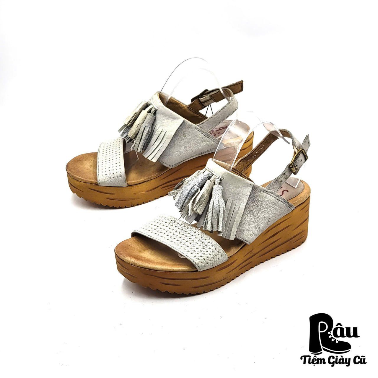 |SIZE 37.5| A.S. 98 LIGHT GRAY FANIA TASSEL WEDGE SANDALS Z37.5-7028