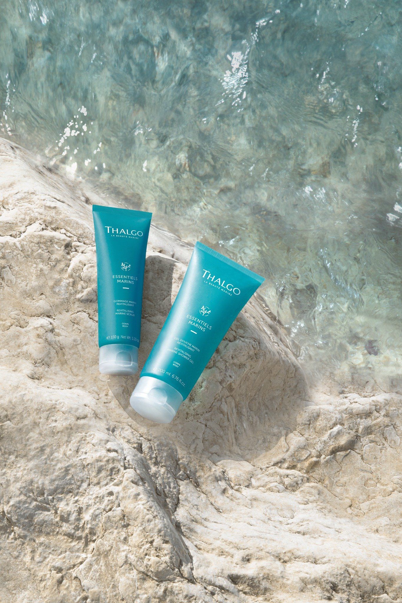 Gel tẩy tế bào chết cơ thể giúp da mềm mại với hương thơm tươi mát từ biển Revitalizing Marine Scrub