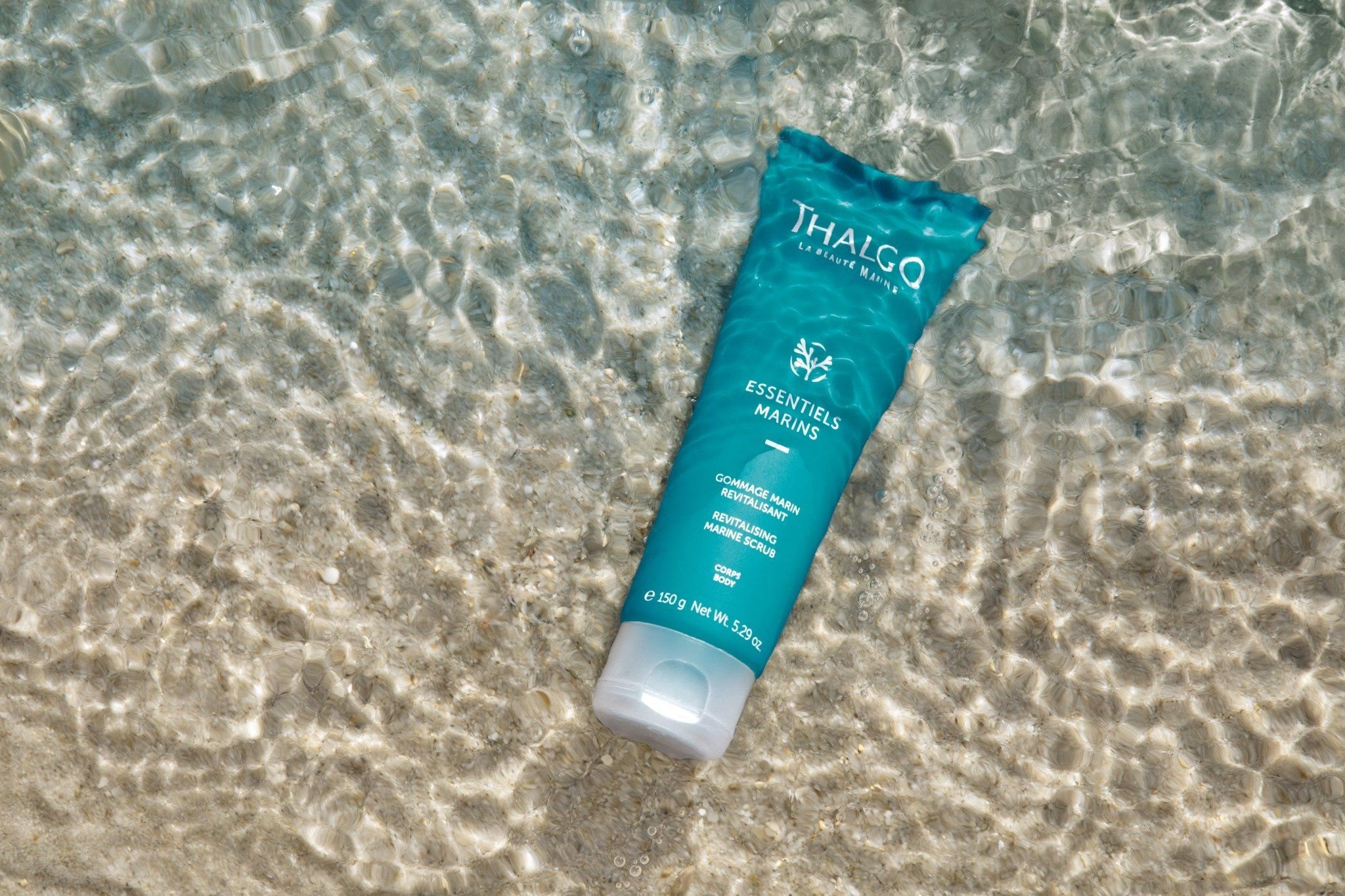 Gel tẩy tế bào chết cơ thể giúp da mềm mại với hương thơm tươi mát từ biển Revitalizing Marine Scrub