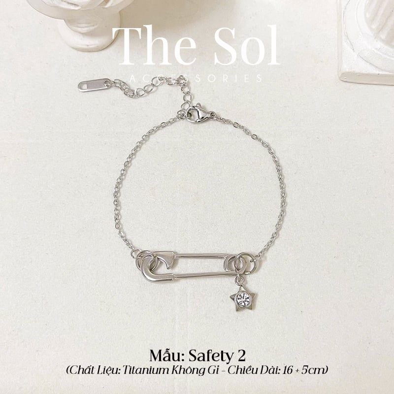 Lắc Tay Titan SAFETY PIN