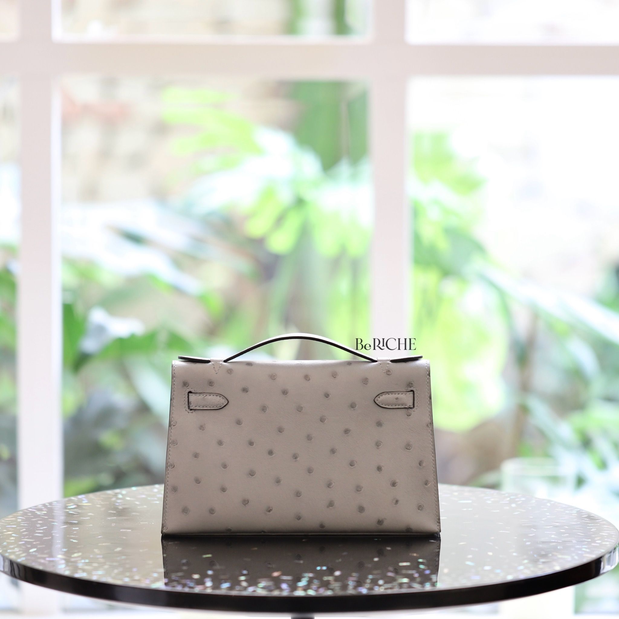 Kelly Pochette KP22 Ostrich Bleu Glacier GHW