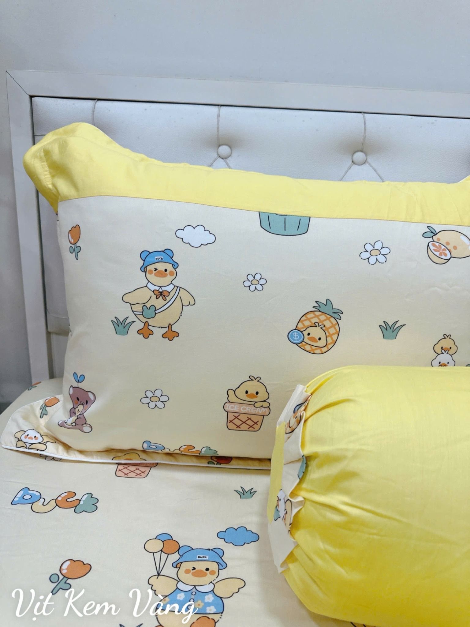 Satin Vịt Kem Vàng