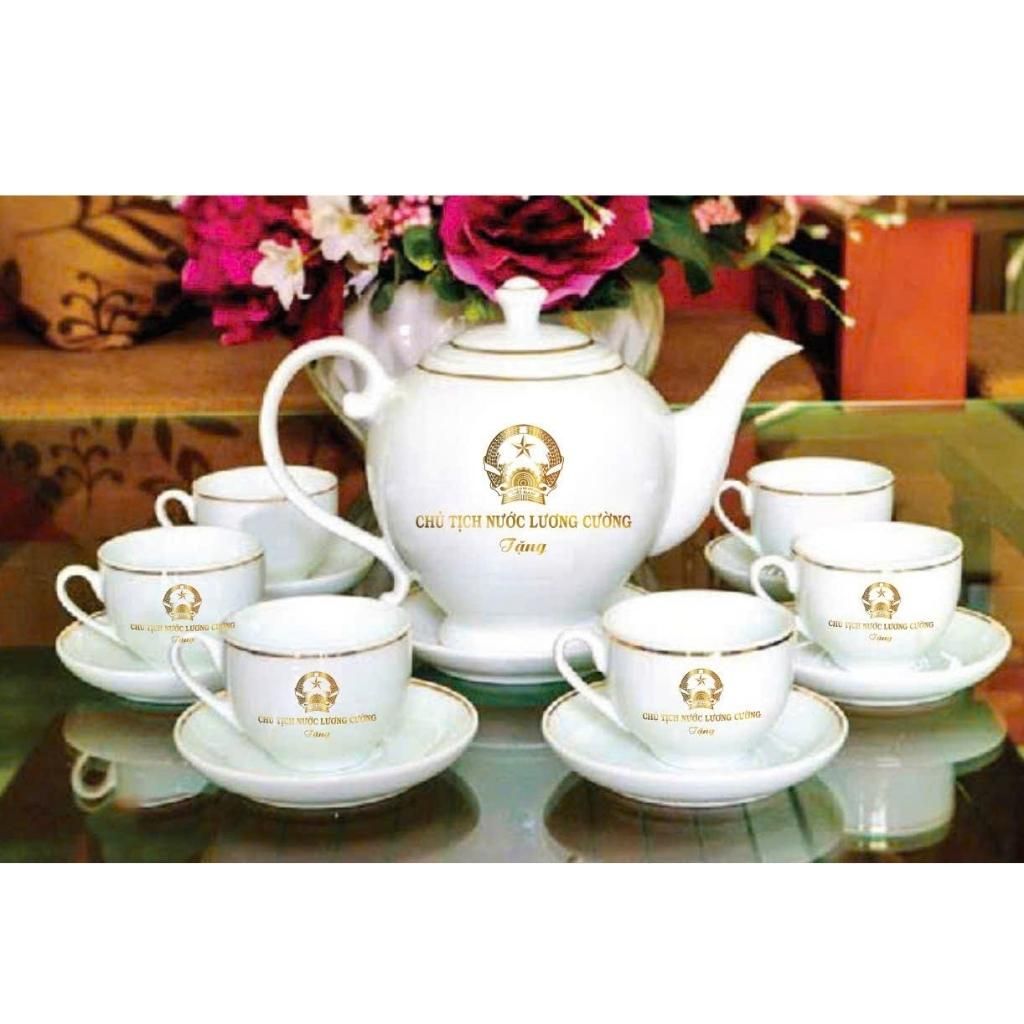 Quà tặng thăng chức - Bộ ấm chén Bát Tràng in logo Quốc huy Việt Nam BKCECN-9265