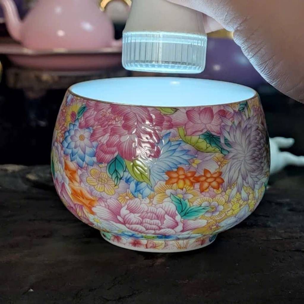 Quà tặng sếp thăng chức - Chén Uống Trà Gốm Sứ Vẽ Hoa Nổi BKCECN-9269