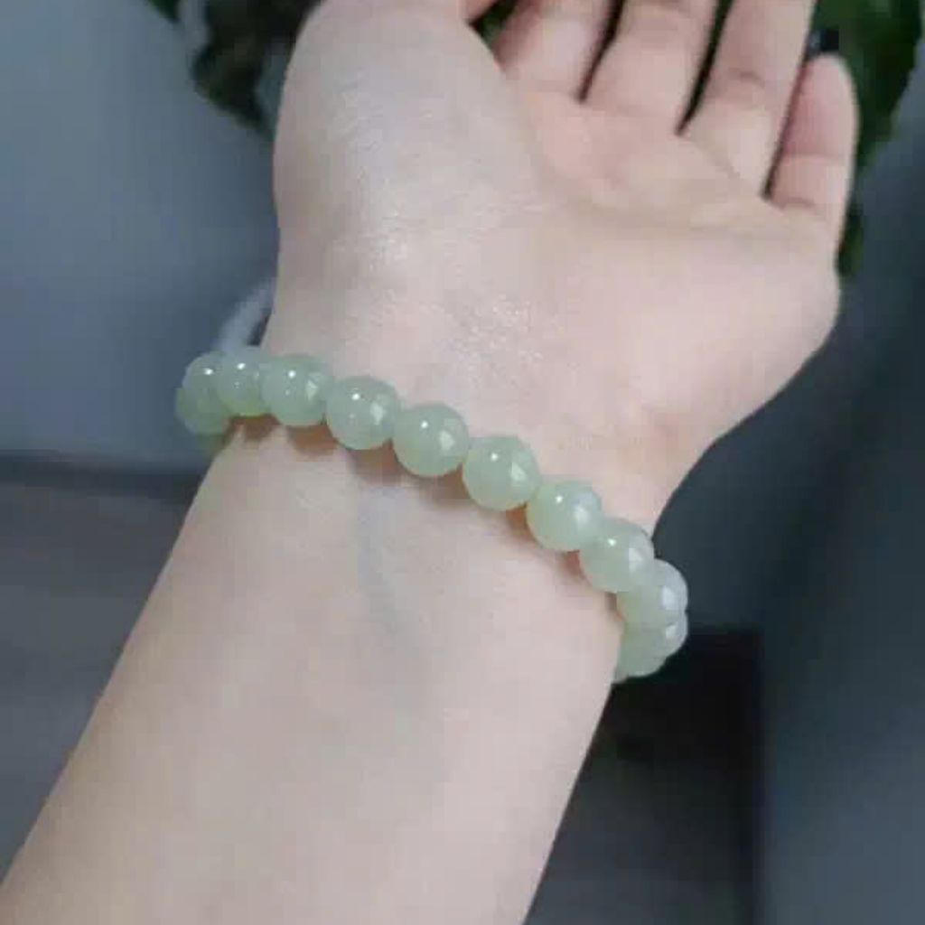 Vòng tay ngọc bích thiên nhiên 12mm BKSTCN-9232