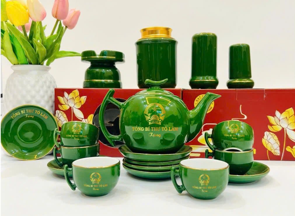 Bộ ấm chén in Tổng bí thư Tô Lâm dung tích 650 ml