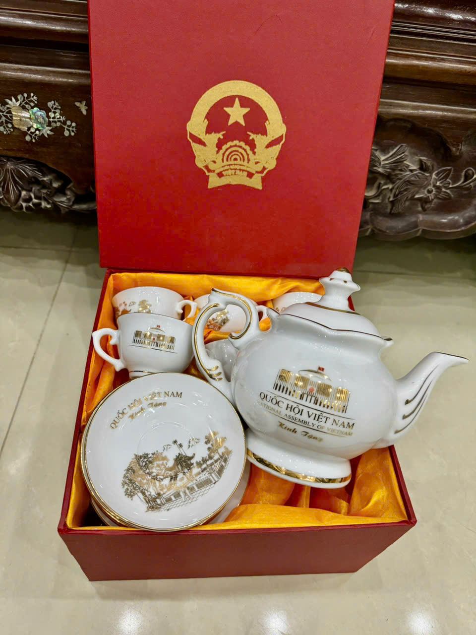 Bô ấm chén in logo quốc hội Việt Nam BKCEVN-8114