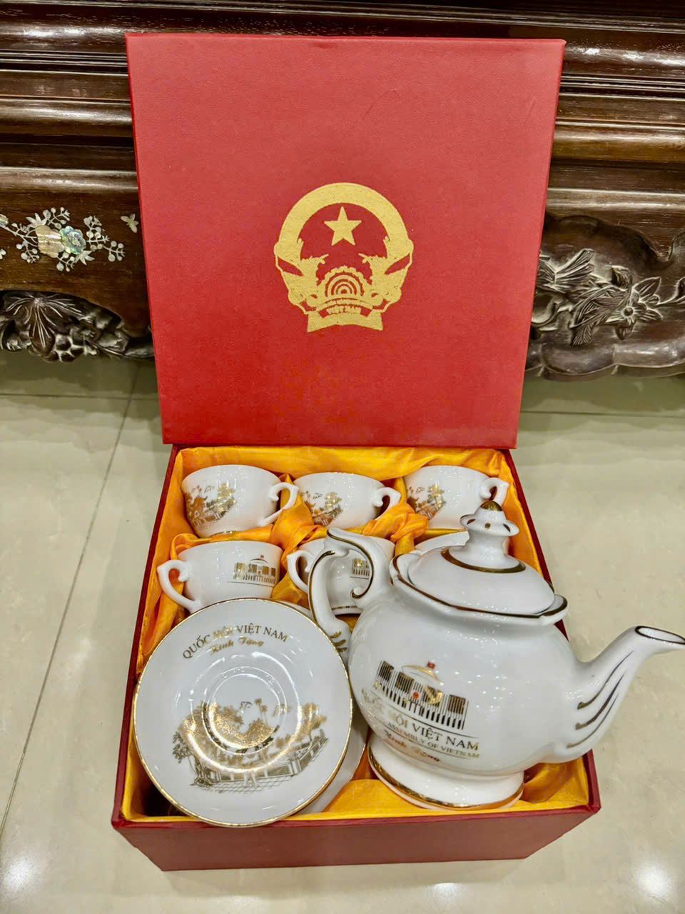 Bô ấm chén in logo quốc hội Việt Nam BKCEVN-8114