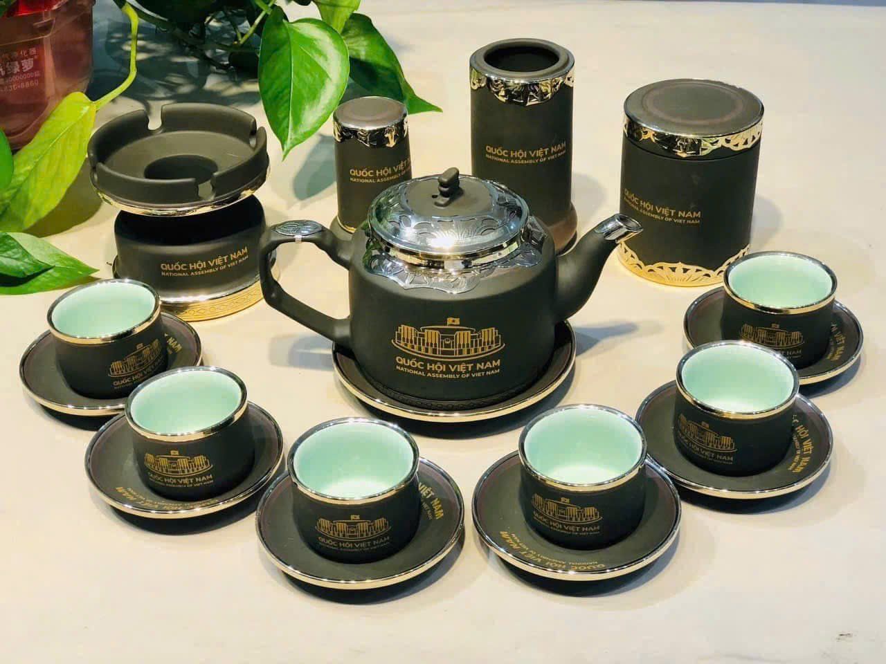 Bộ ấm chén in logo Quốc hội Việt Nam men xanh lục vẽ vàng 24k BKCEVN-8130