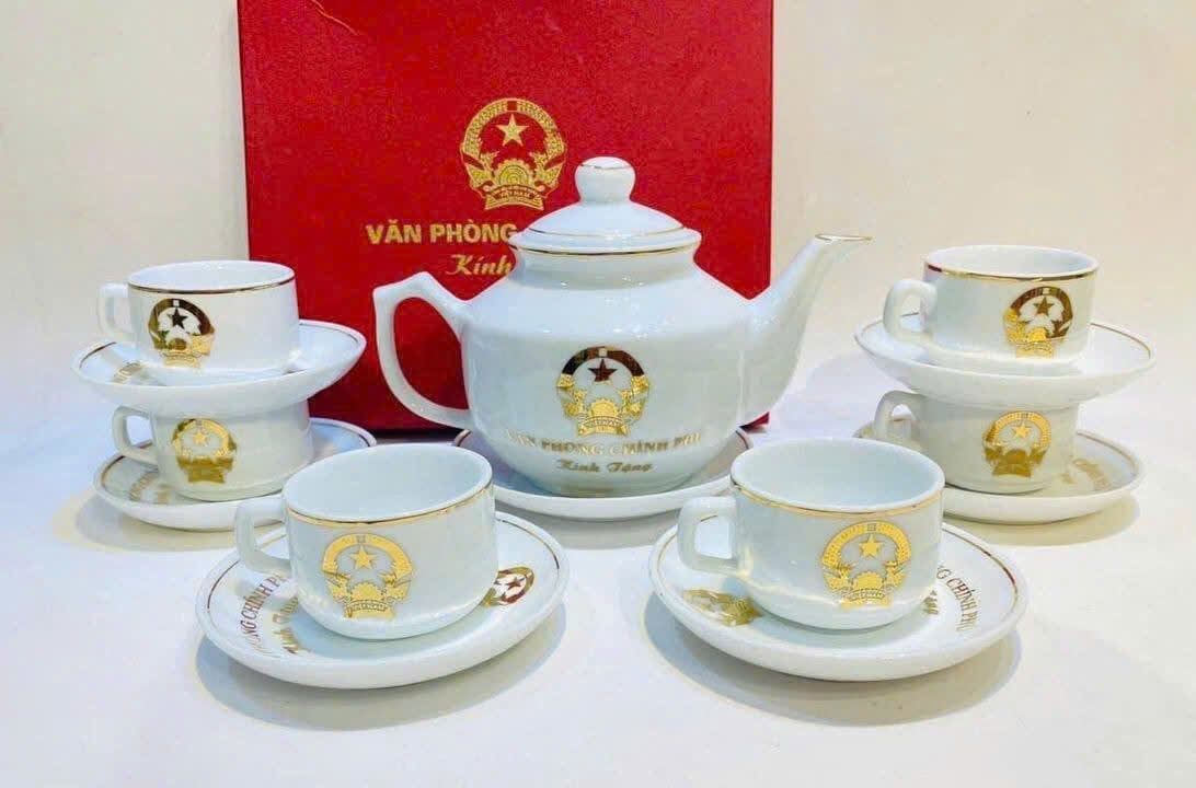 Bộ ấm chén in logo Văn phòng chính phủ Việt Nam vẽ chỉ vàng 24k BKCEVN-8134
